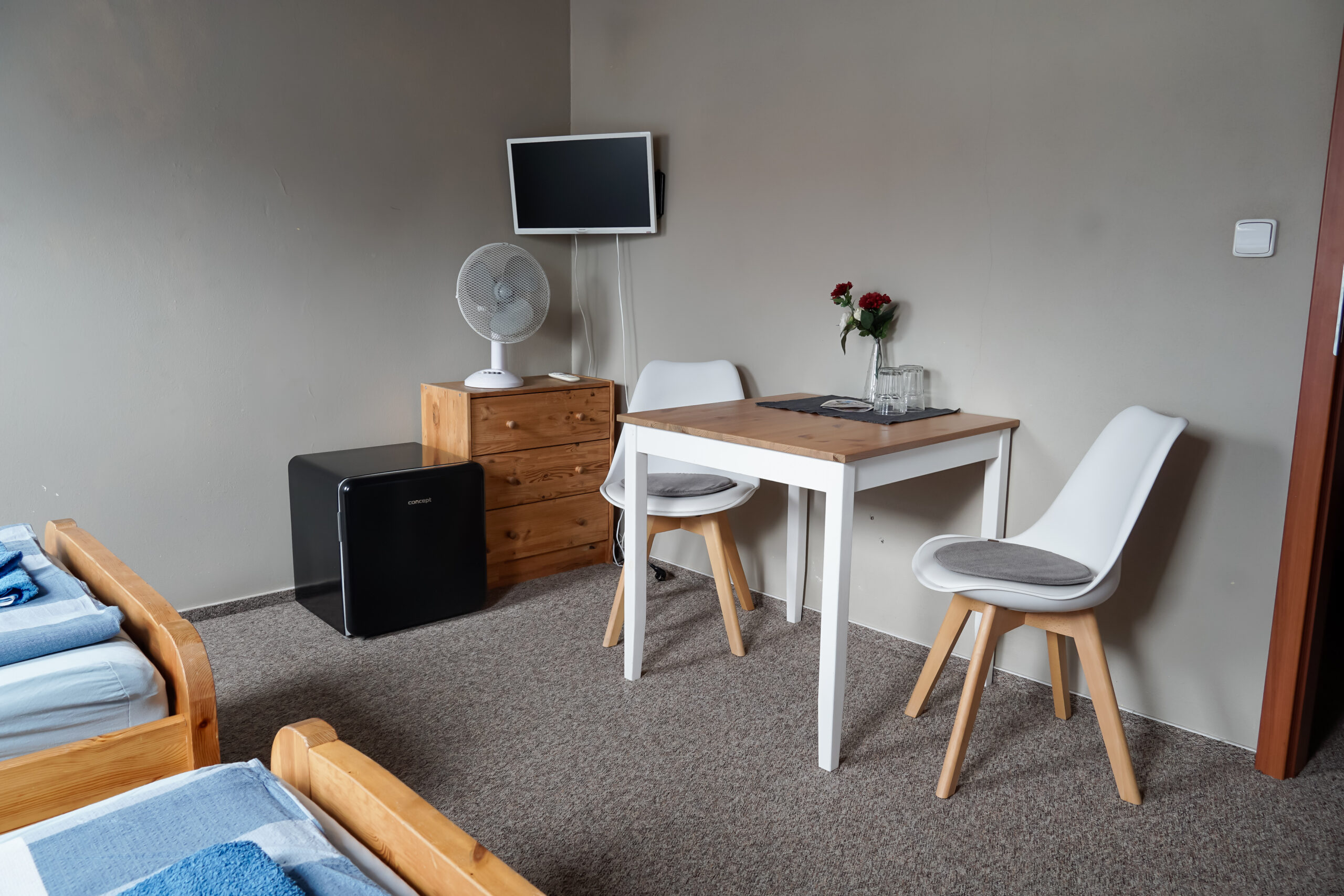 Jednolůžkový a dvojlůžkový pokoj